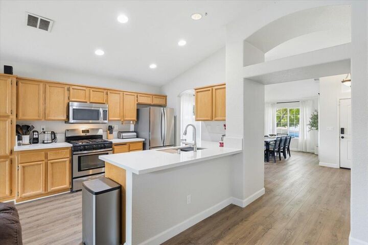 Property Photo:  10044 Oglethorpe Way  CA 95624 