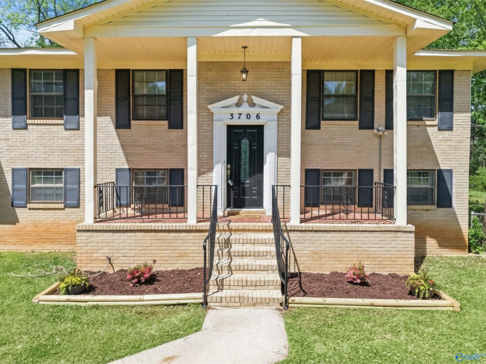 Property Photo: 3706 Pecan Grove Drive NW AL 35810