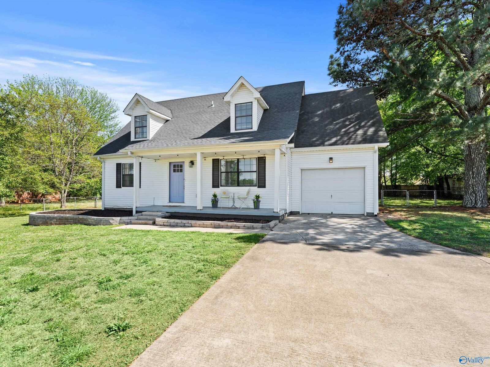 Property Photo:  2652 Winchester Road NE  AL 35811 
