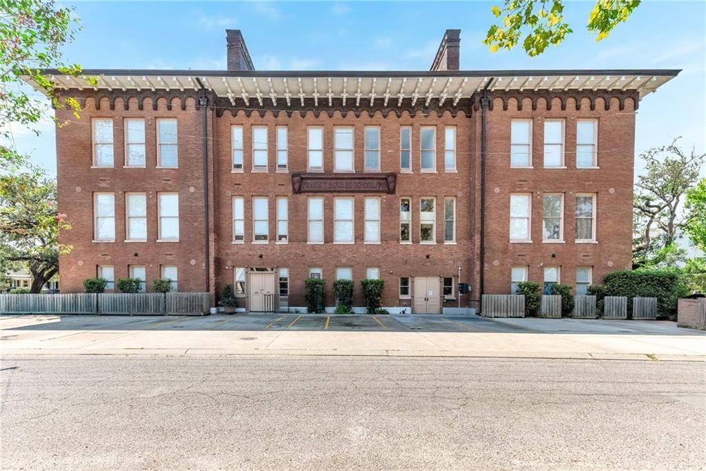 Property Photo: 3601 Camp Street 103 LA 70115