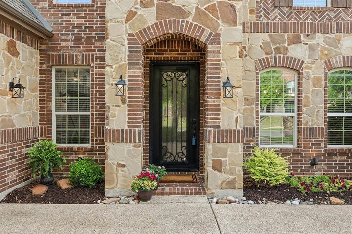 Property Photo:  2759 Chatswood Drive  TX 76262 