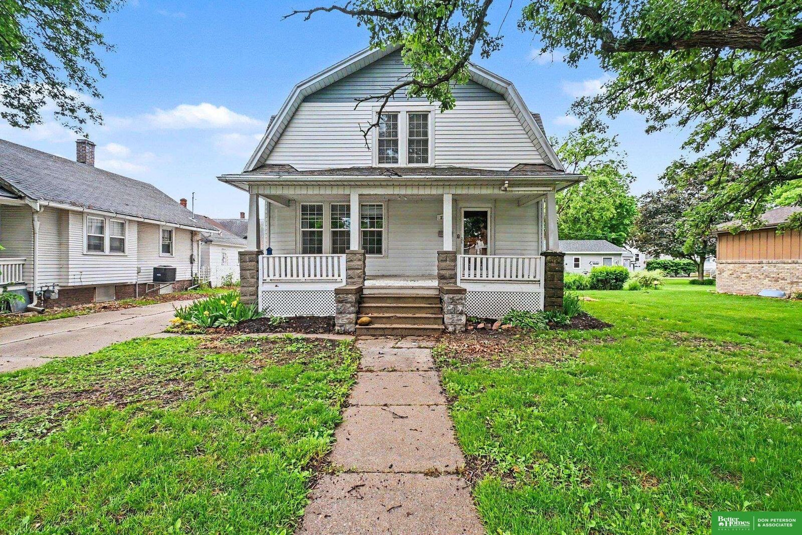 Property Photo:  233 E Linden Avenue  NE 68025 