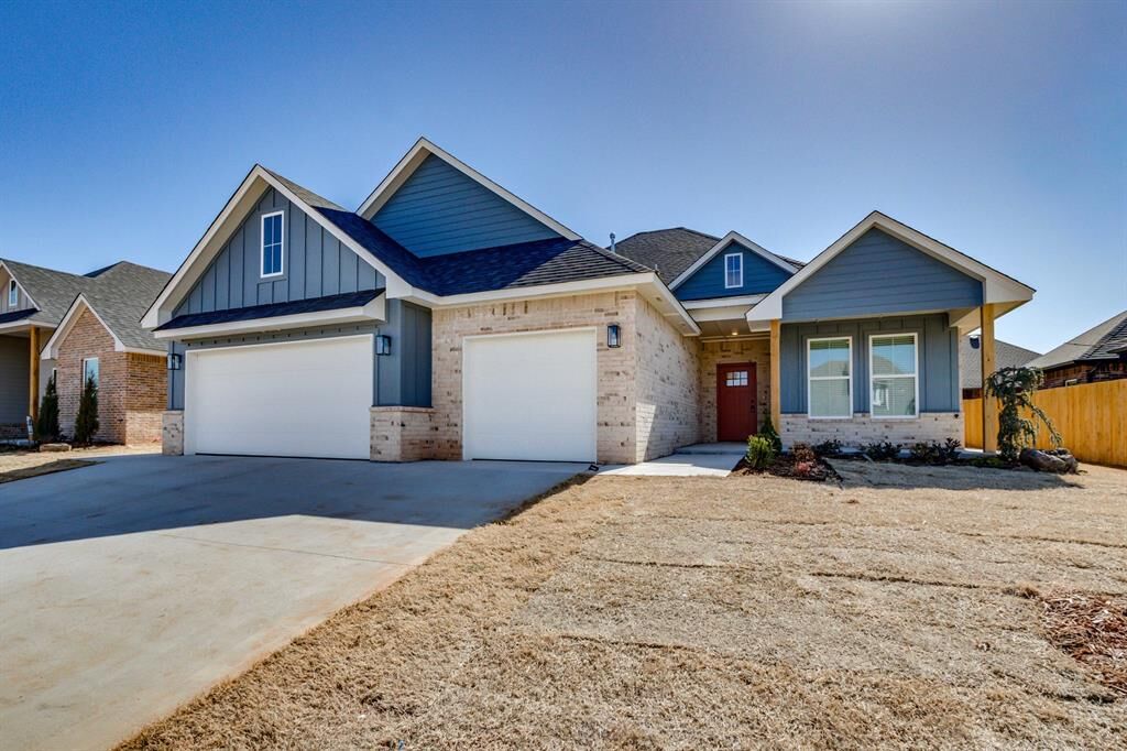 Property Photo:  11712 NW 106th Street  OK 73099 