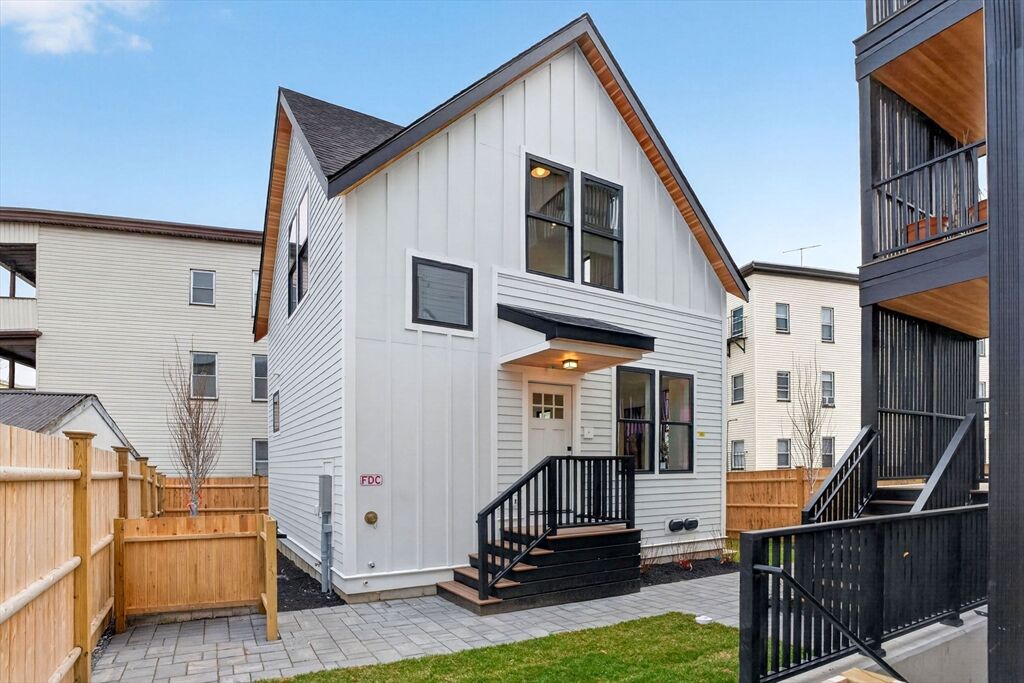 Property Photo:  192 Washington Street R  MA 02143 