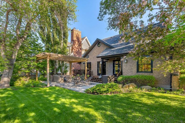 Property Photo: 239 37 Avenue SW AB T2S 0V1