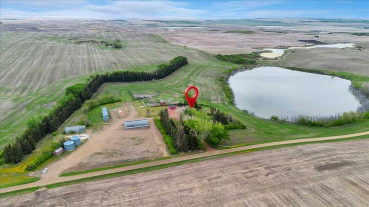 Property Photo: 204069 Township Road 262 AB T0J 3G0