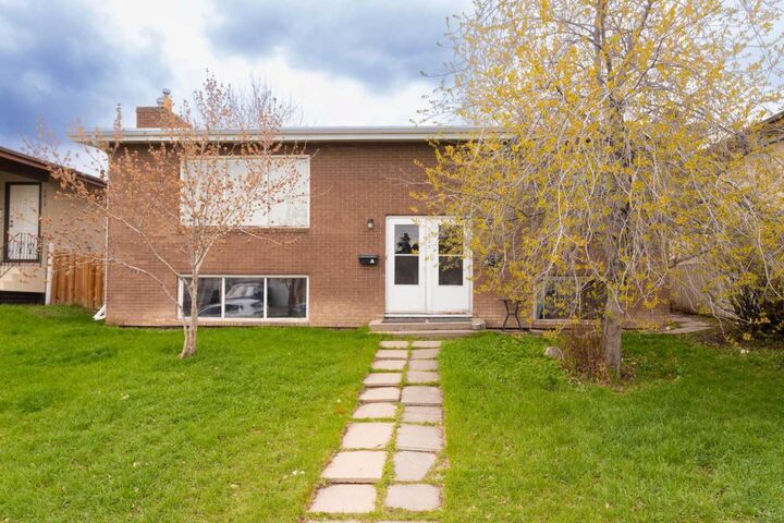 2822 13 Avenue SE — photo 1