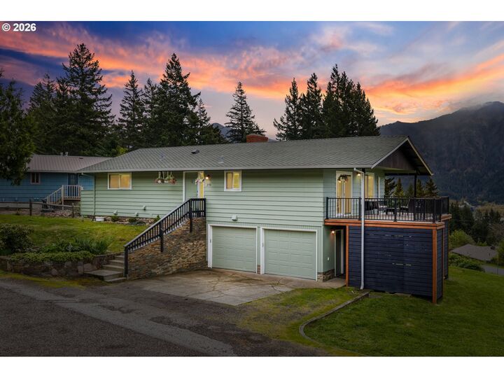 Property Photo:  270 NE Wisteria Way  WA 98648 