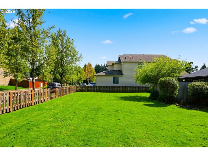 Property Photo:  2418 NW 4th Ave  WA 98604 