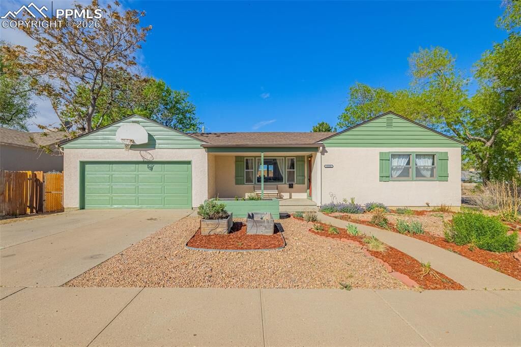 Property Photo:  1535 Lexington Road  CO 81001 