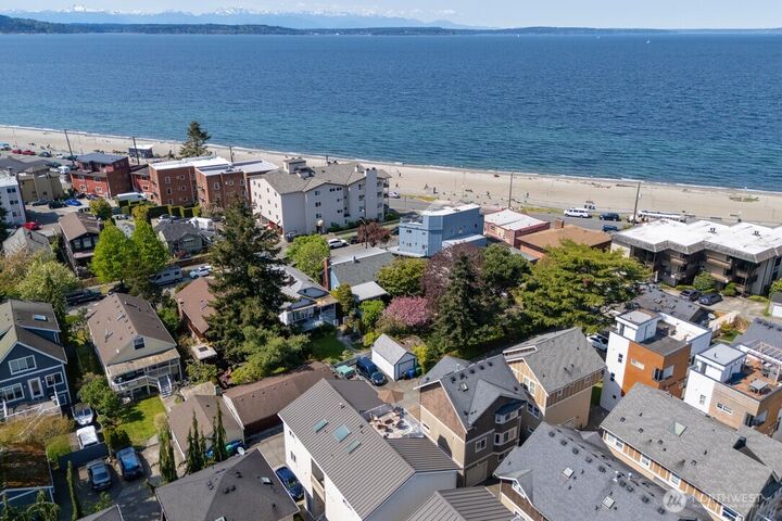 Property Photo:  2443  55th Avenue SW 2A  WA 98116 
