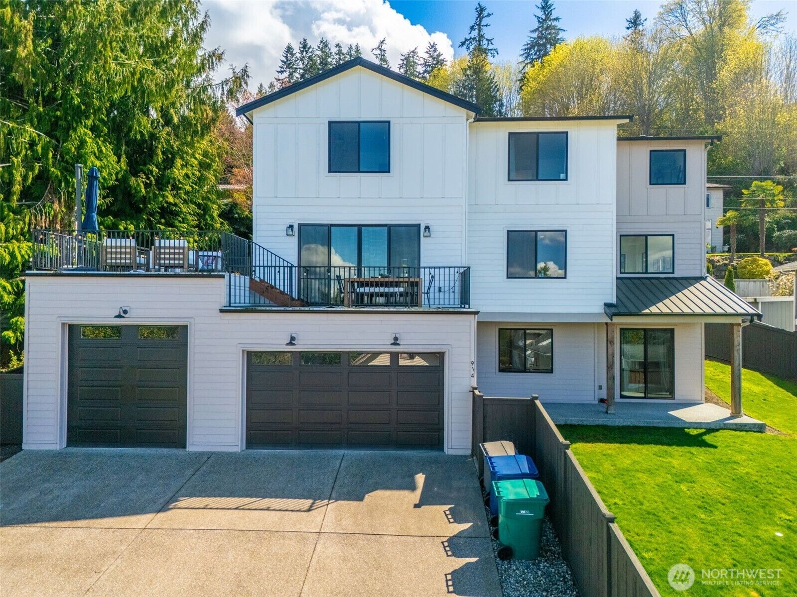 Property Photo:  914  6th Street  WA 98275 