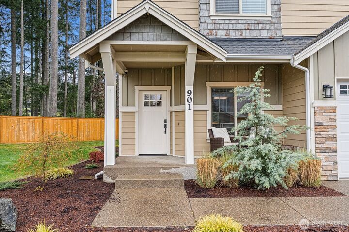 4 bed Port Orchard home for sale: 901 SW Norpoint Court, Port Orchard ...