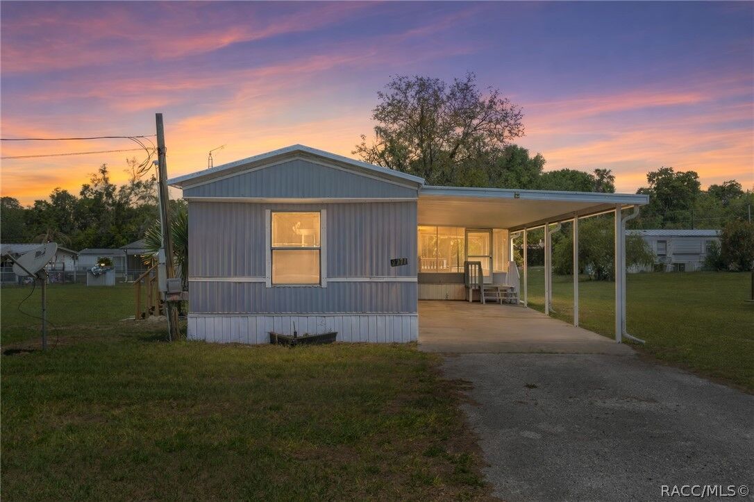 Property Photo: 9771 SE 171st Place FL 34491
