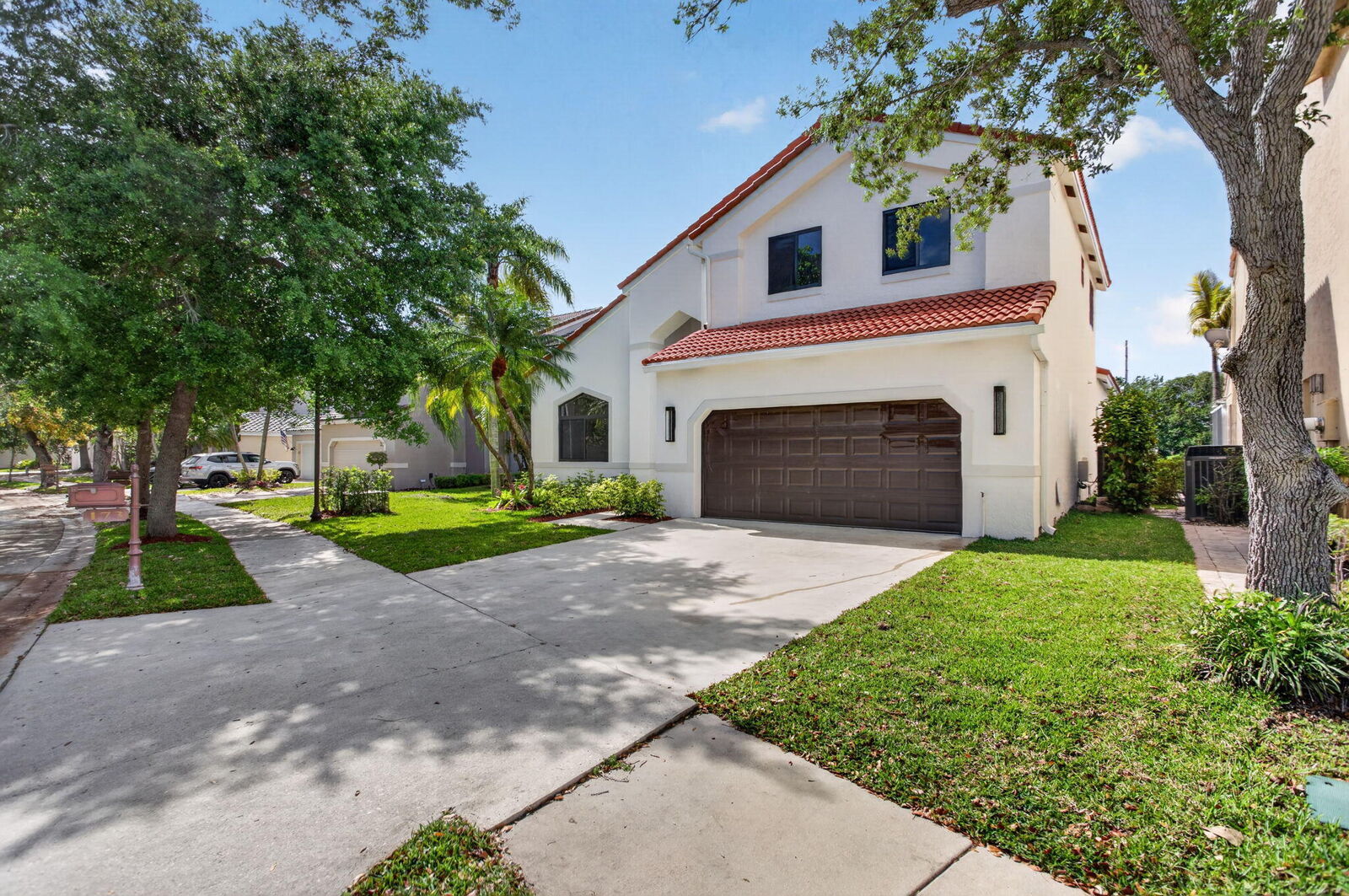 Property Photo: 173 Cameron Drive FL 33326