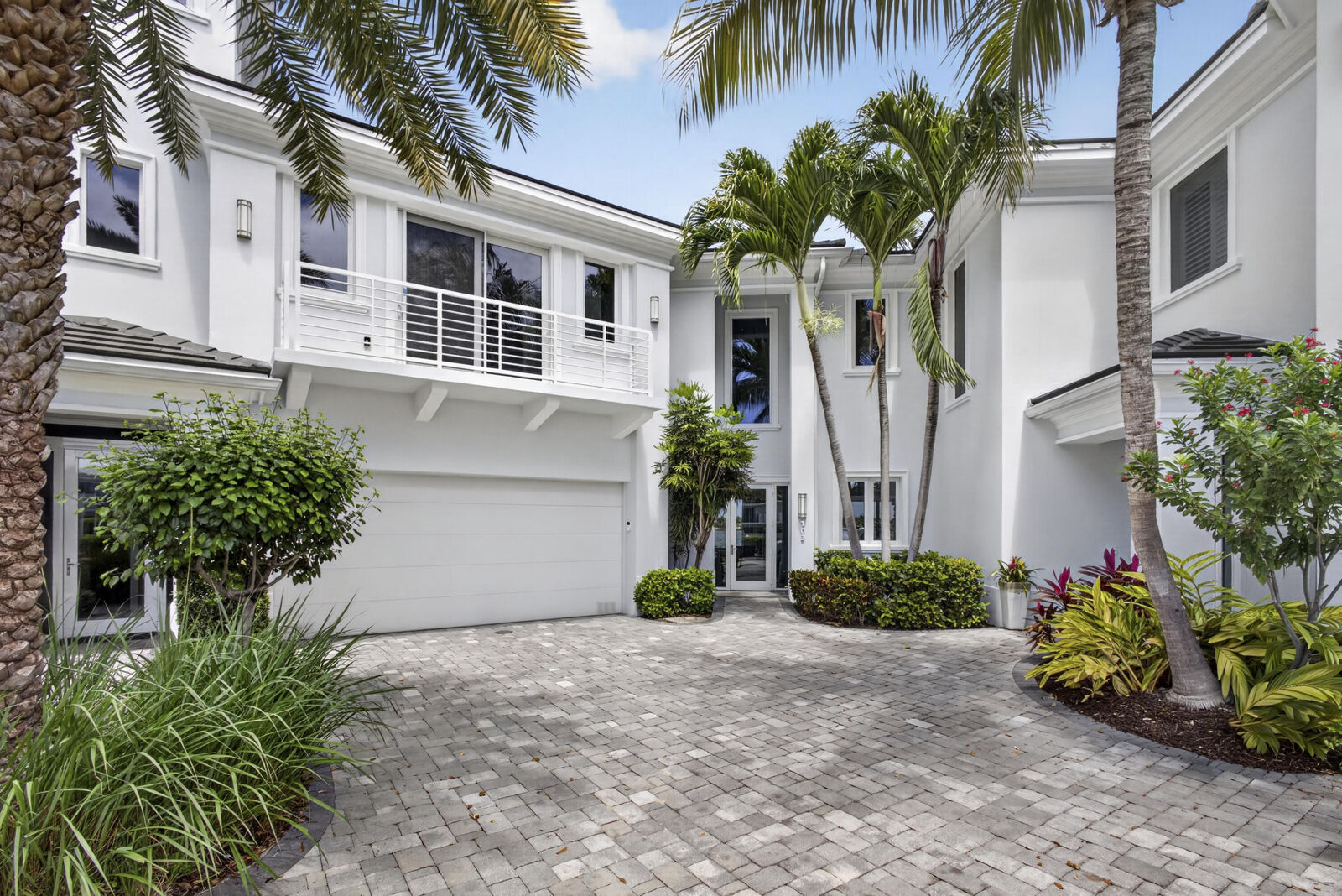 Property Photo:  103 Water Club Court S  FL 33408 