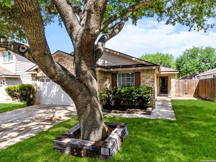 Property Photo:  9107 Laguna Hls  TX 78154 