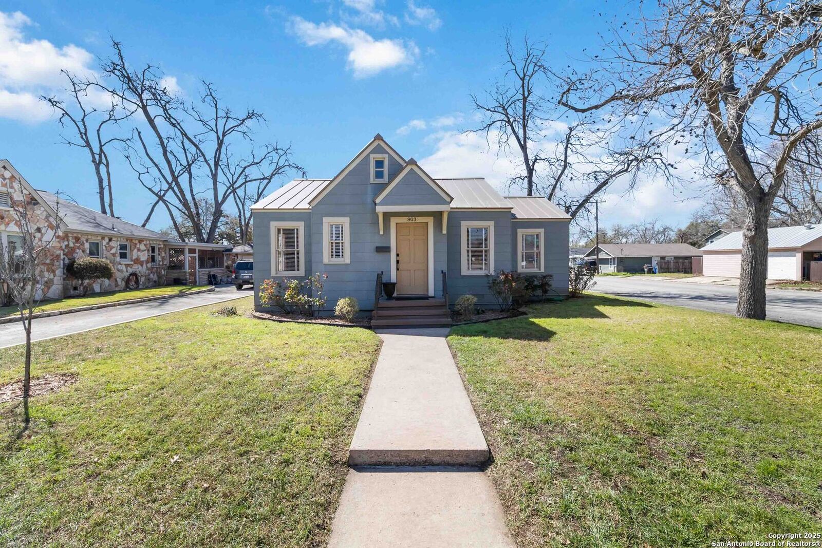 Property Photo:  803 Bismark St  TX 78155 