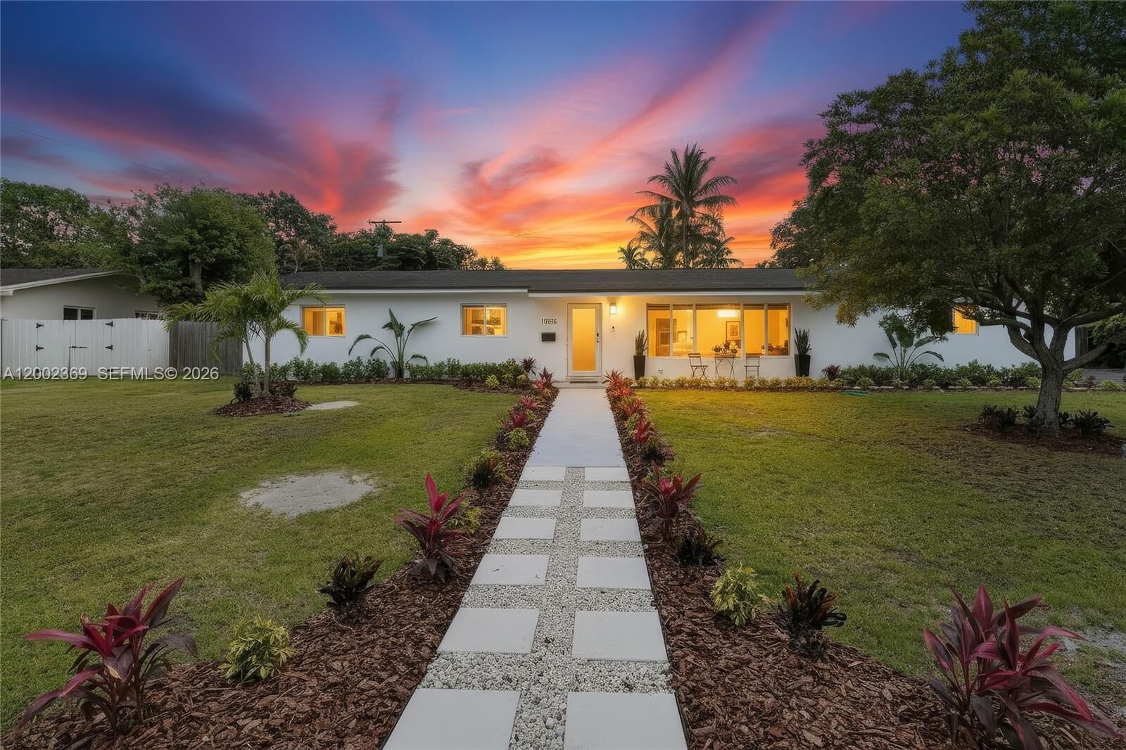 Property Photo: 11705 SW 97th Ct FL 33176