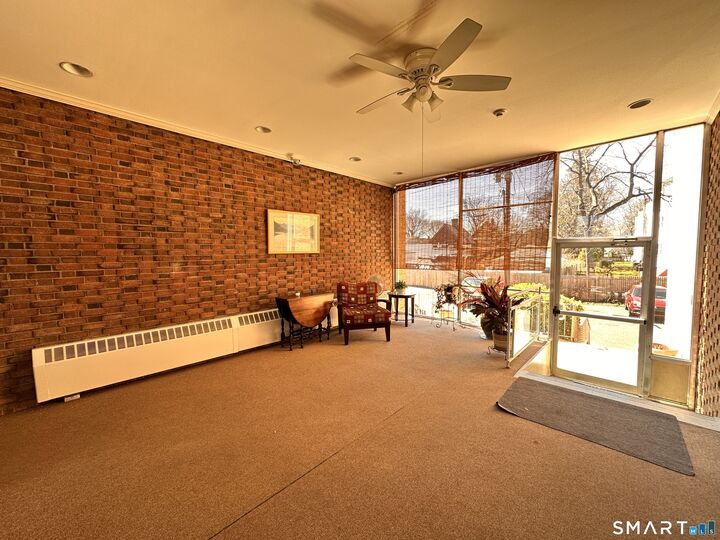 Property Photo:  25 Ellsworth Street 17  CT 06605 