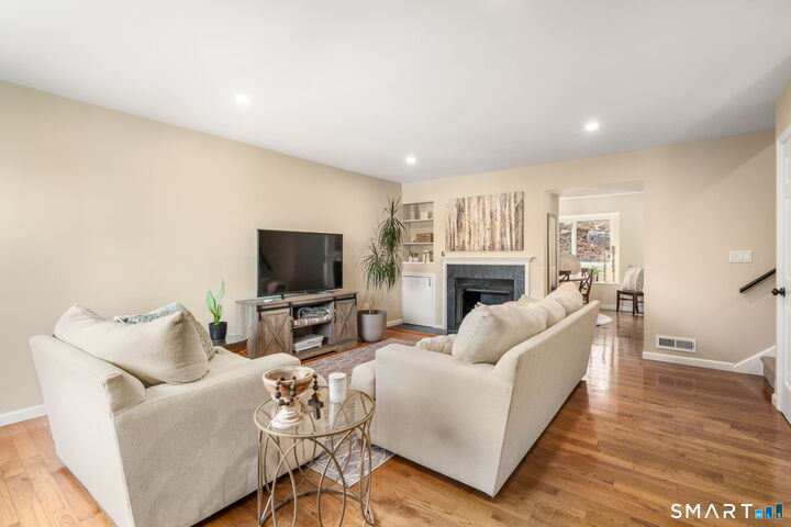 Property Photo:  45 Country Place 45  CT 06484 