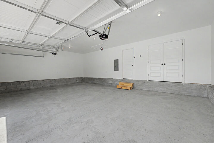 Property Photo:  1491 E Charlton Street  MO 65738 