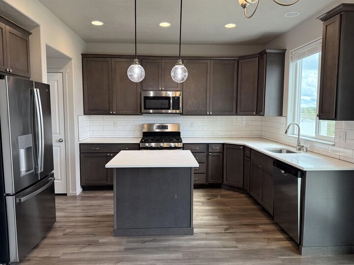 Property Photo:  1734 E C St  WA 99006 