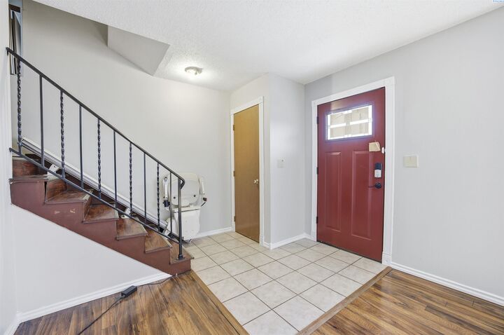 Property Photo:  100 N 56th Ave #19  WA 98908 