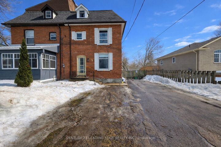 Property Photo:  15 George Street N  ON K0L 2W0 