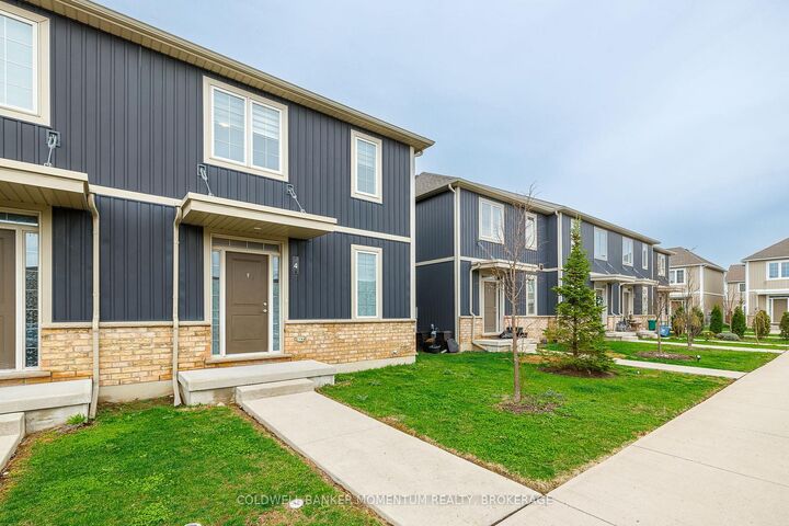 Property Photo: 18 Corbin Street 4 ON L2P 0E8