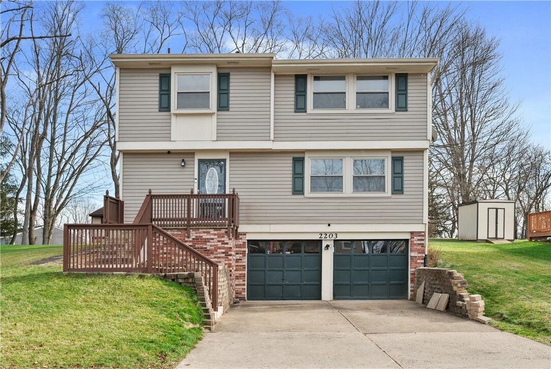 Property Photo:  2203 Open Meadow Cir  PA 15017 