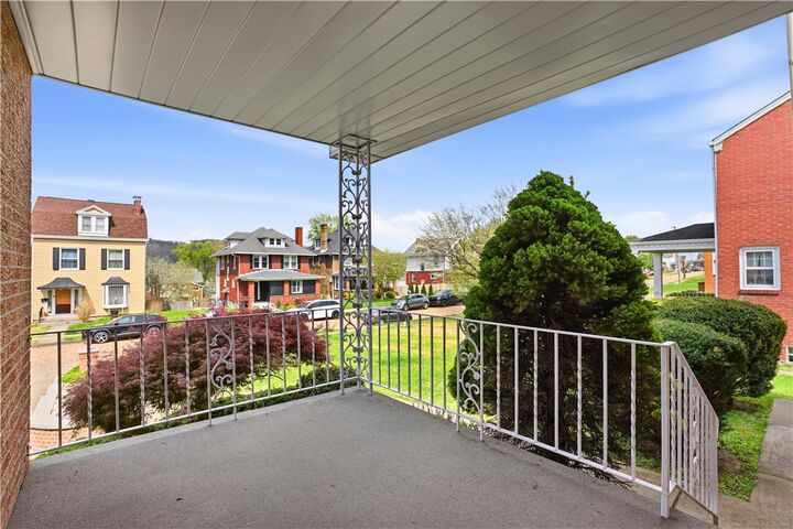 Property Photo:  1618 Ridge Ave  PA 15108 