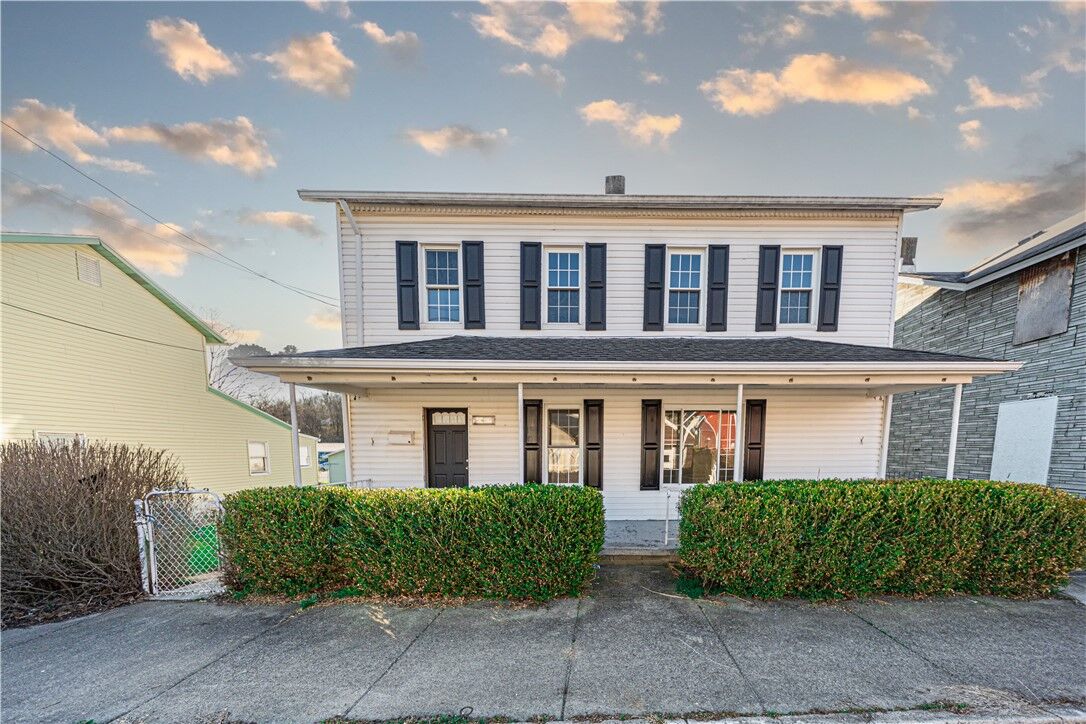 Property Photo:  322 E Barr St  PA 15057 