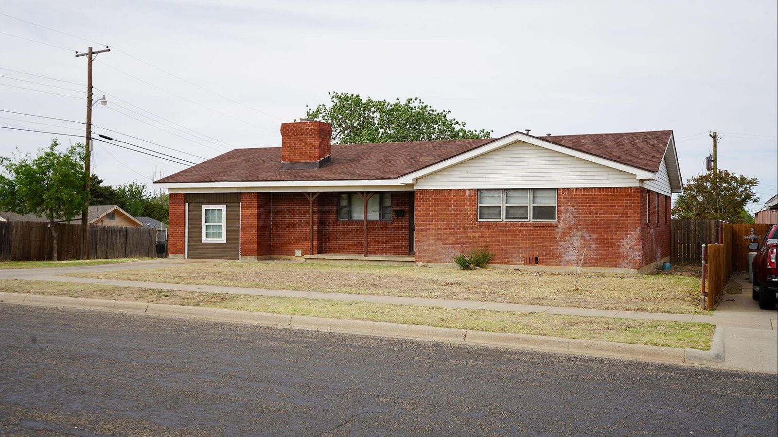 Property Photo:  1009 Sycamore Street  TX 79107-2073 