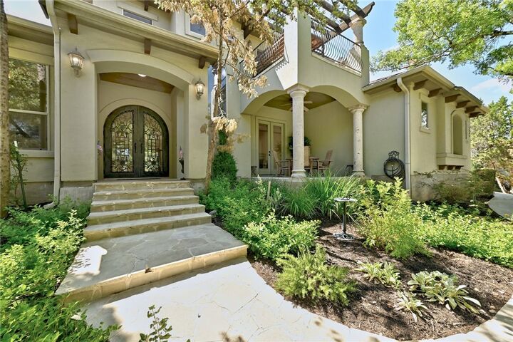 Property Photo:  1005 Ottawa Drive  TX 78733 