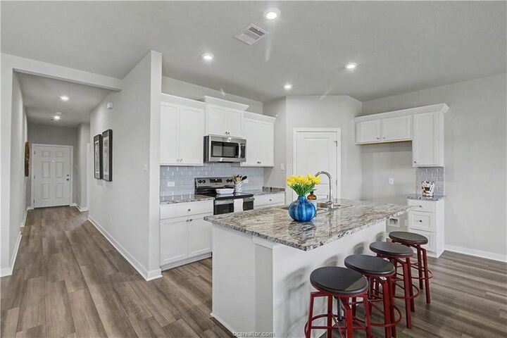 Property Photo: 5520 Harriet Street TX 77807
