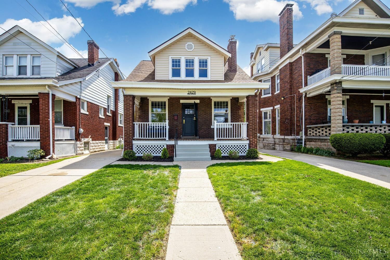 Property Photo: 2429 Park Avenue OH 45212