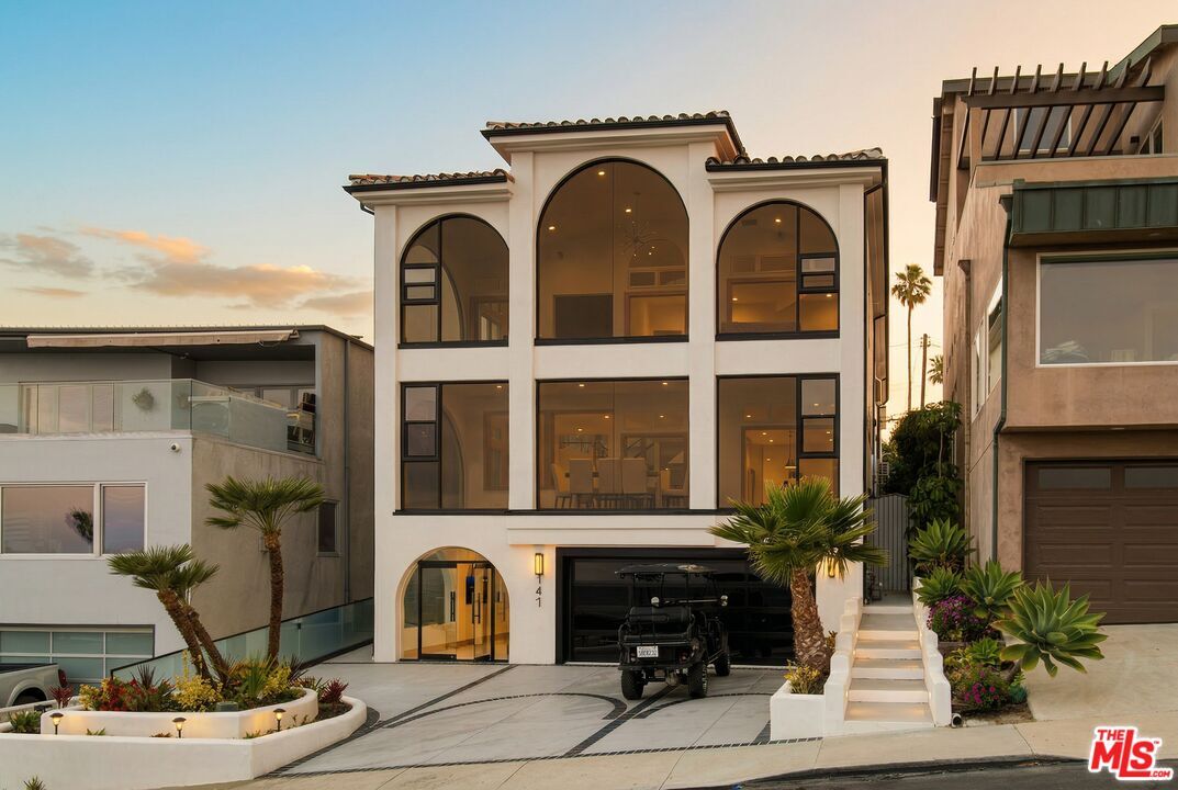 Property Photo:  147 Napoleon St  CA 90293 