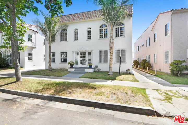 Property Photo:  442 N Orange Grove Ave  CA 90036 