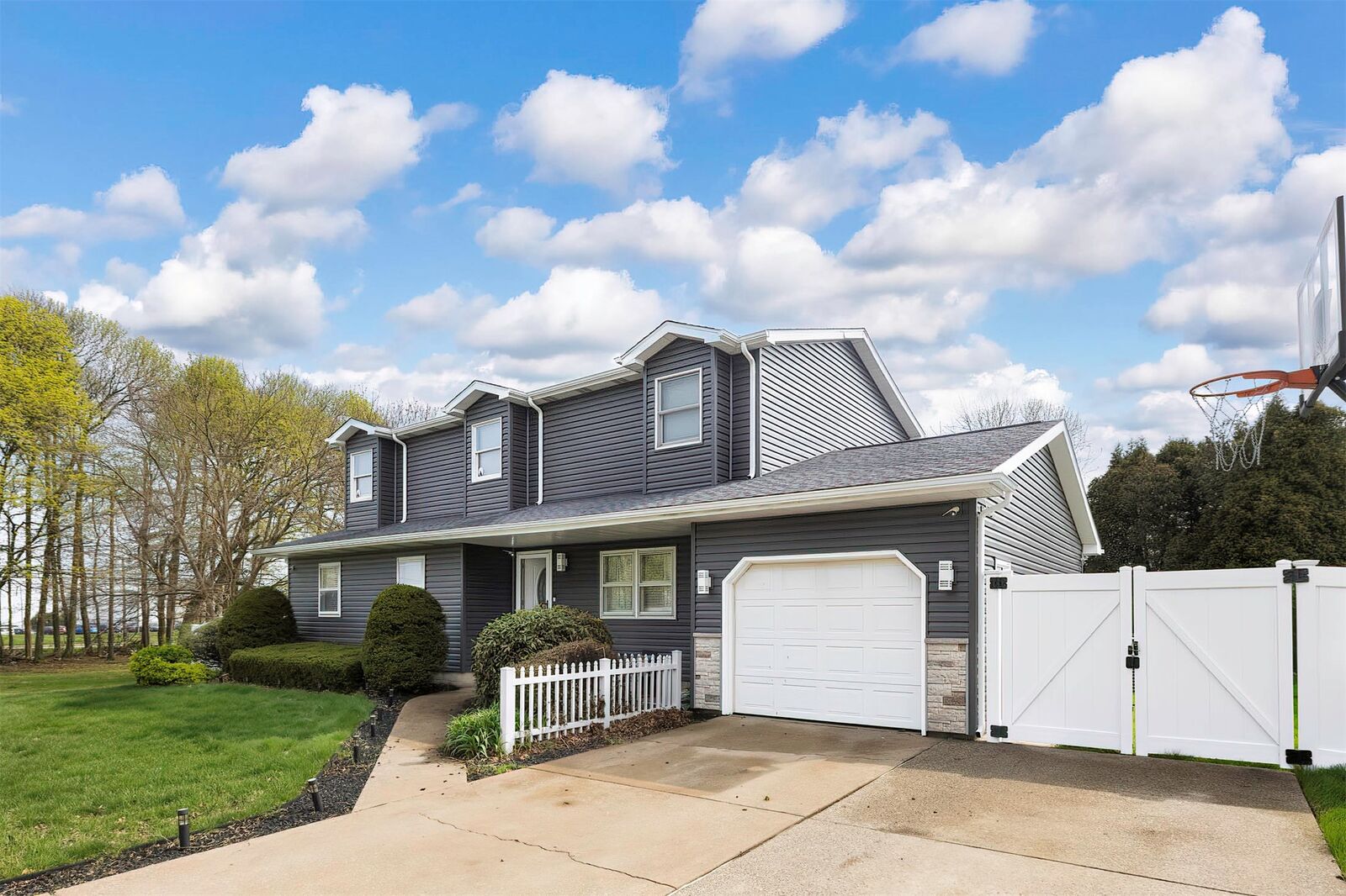Property Photo:  44 Crestwood Lane  PA 16428 