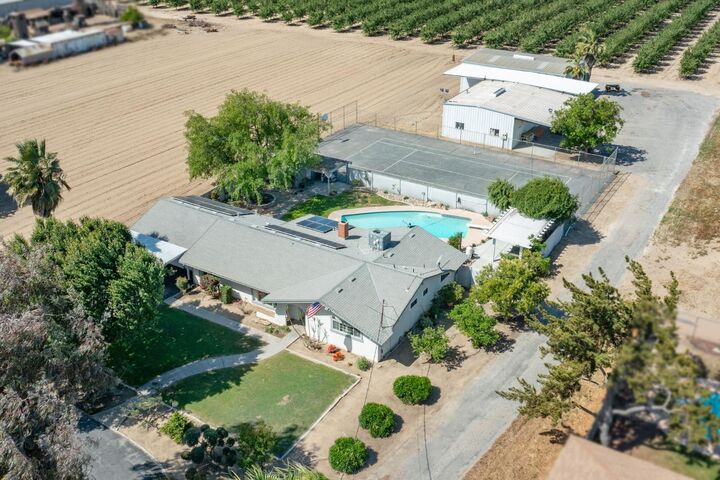 Property Photo:  8519 S Orange Avenue  CA 93725 