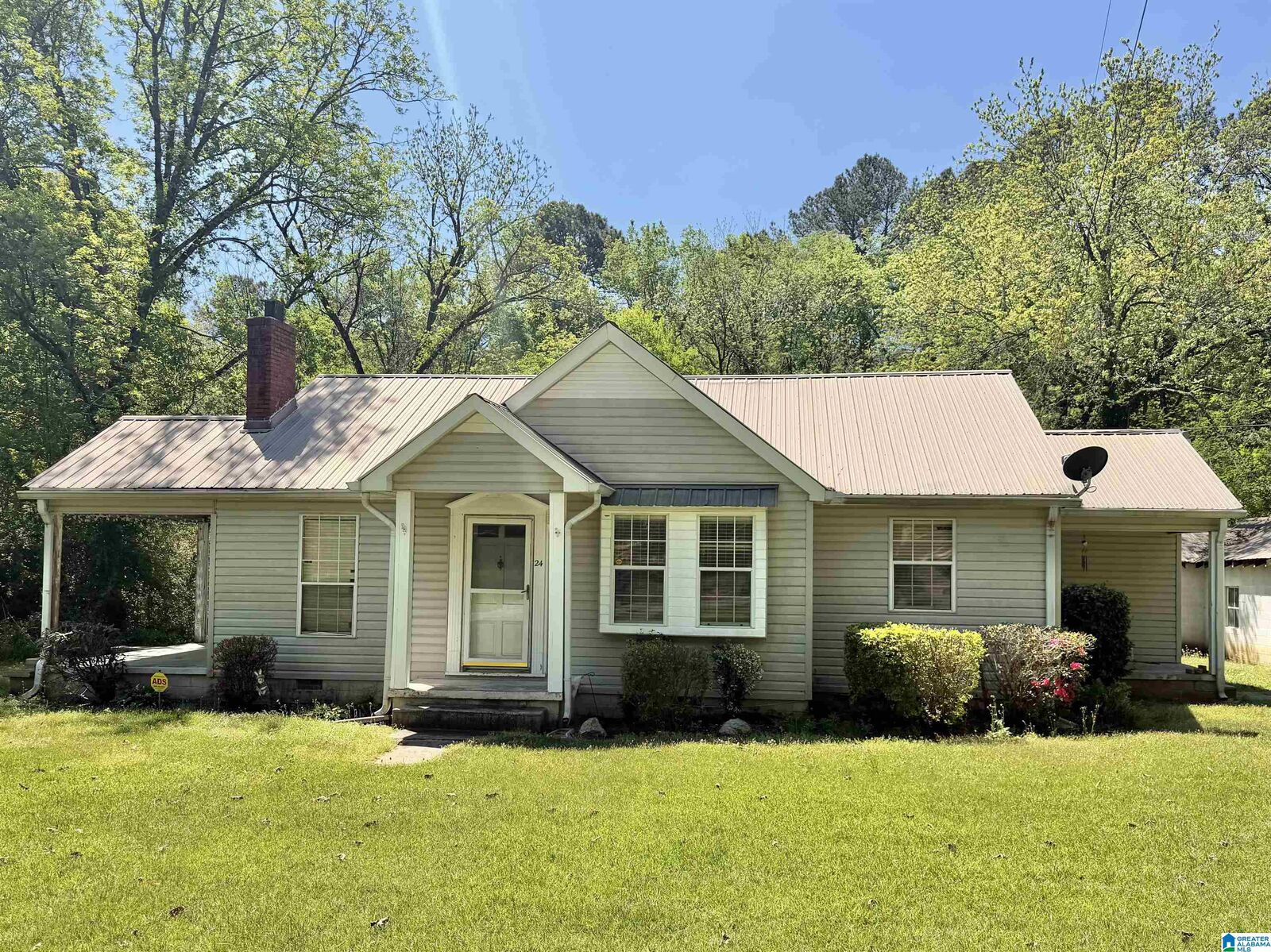 Property Photo:  24 W Glade Road  AL 36206 