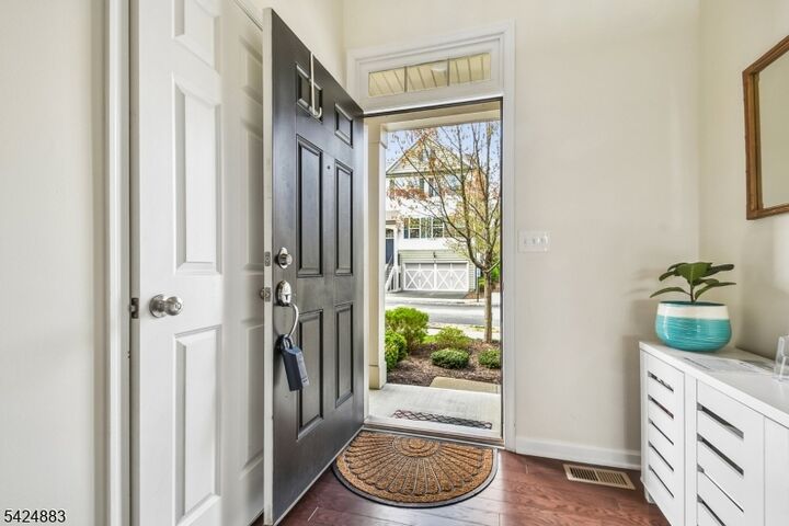 Property Photo:  35 Albert Ct  NJ 07869 