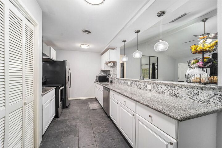Property Photo:  12215 Hillcroft Street  TX 77035 