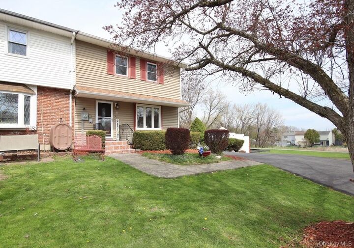 Property Photo: 35 Black Stallion Court NY 10940