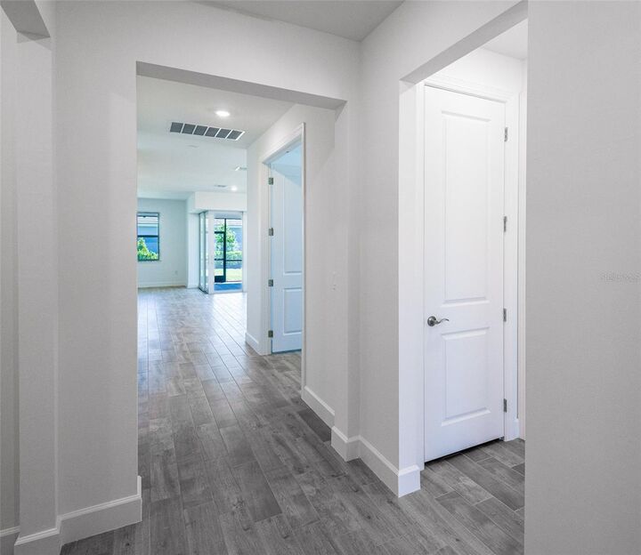 Property Photo:  6957 Honeybell Drive  FL 34275 