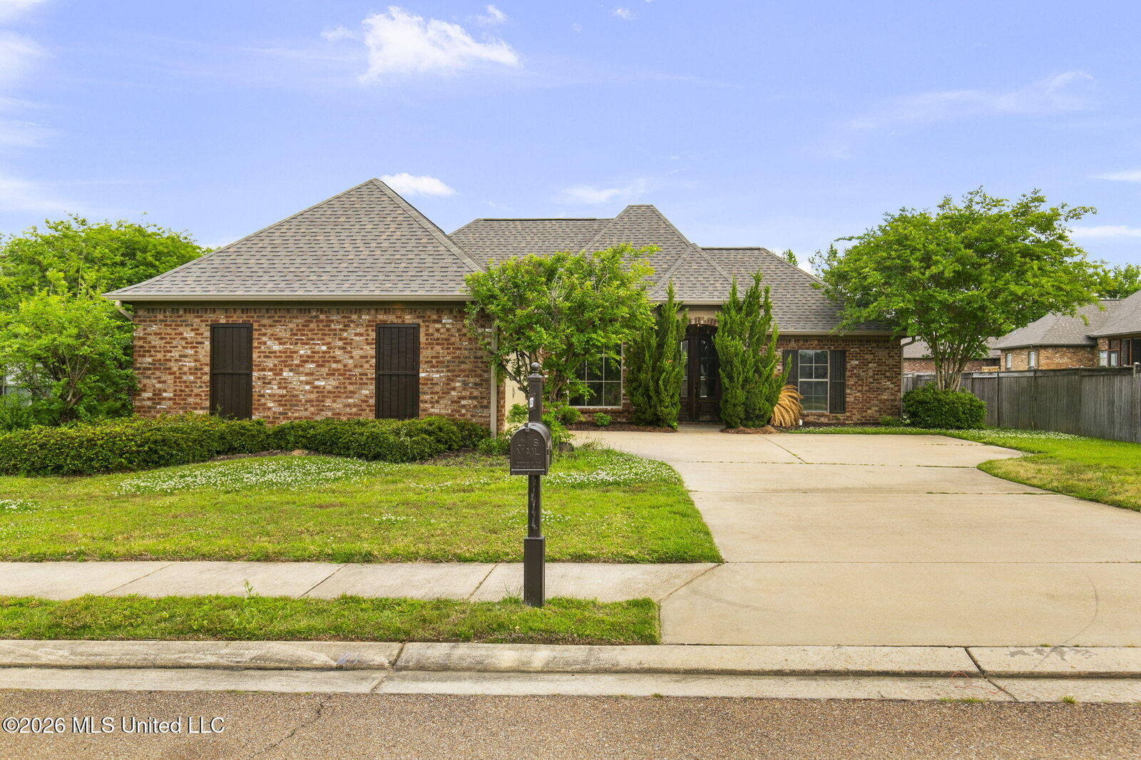 Property Photo:  137 Owen Street  MS 39110 