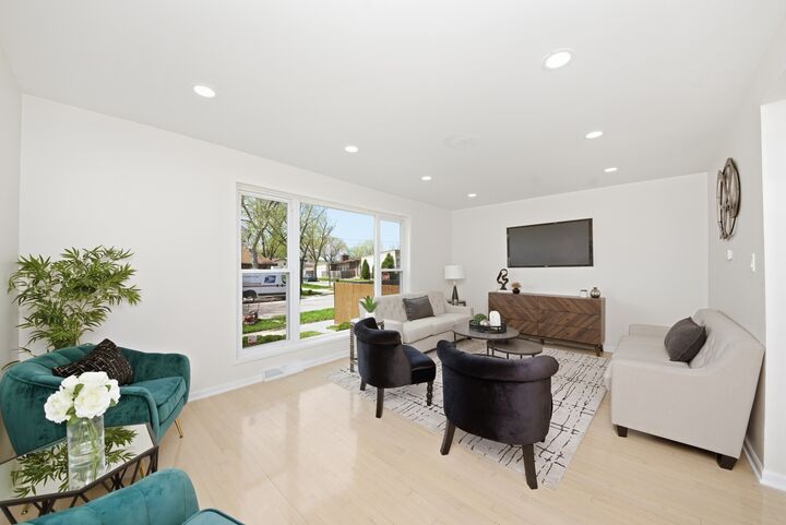 Property Photo:  11603 S Loomis Street  IL 60643 