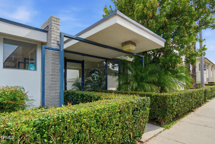 Property Photo:  1341 Edgewood Way 23  CA 93030 