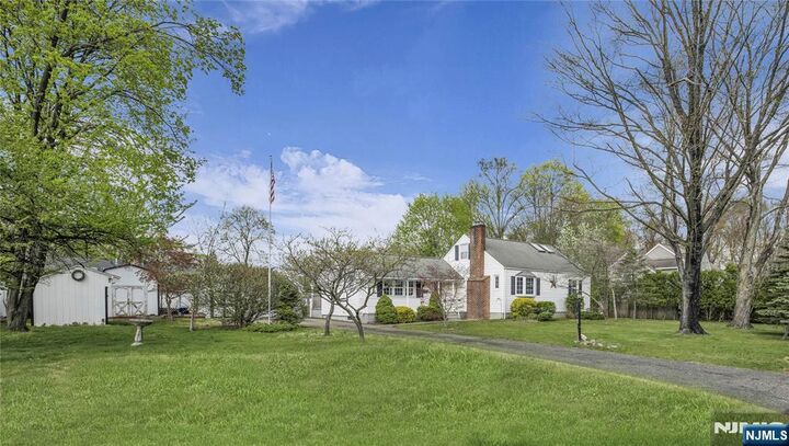 Property Photo:  11 Meyer Place  NJ 07444 